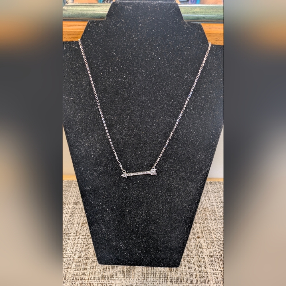 Elegant Silver Bar True North Necklace Necklace 18 In. Pendant 1.5" Across